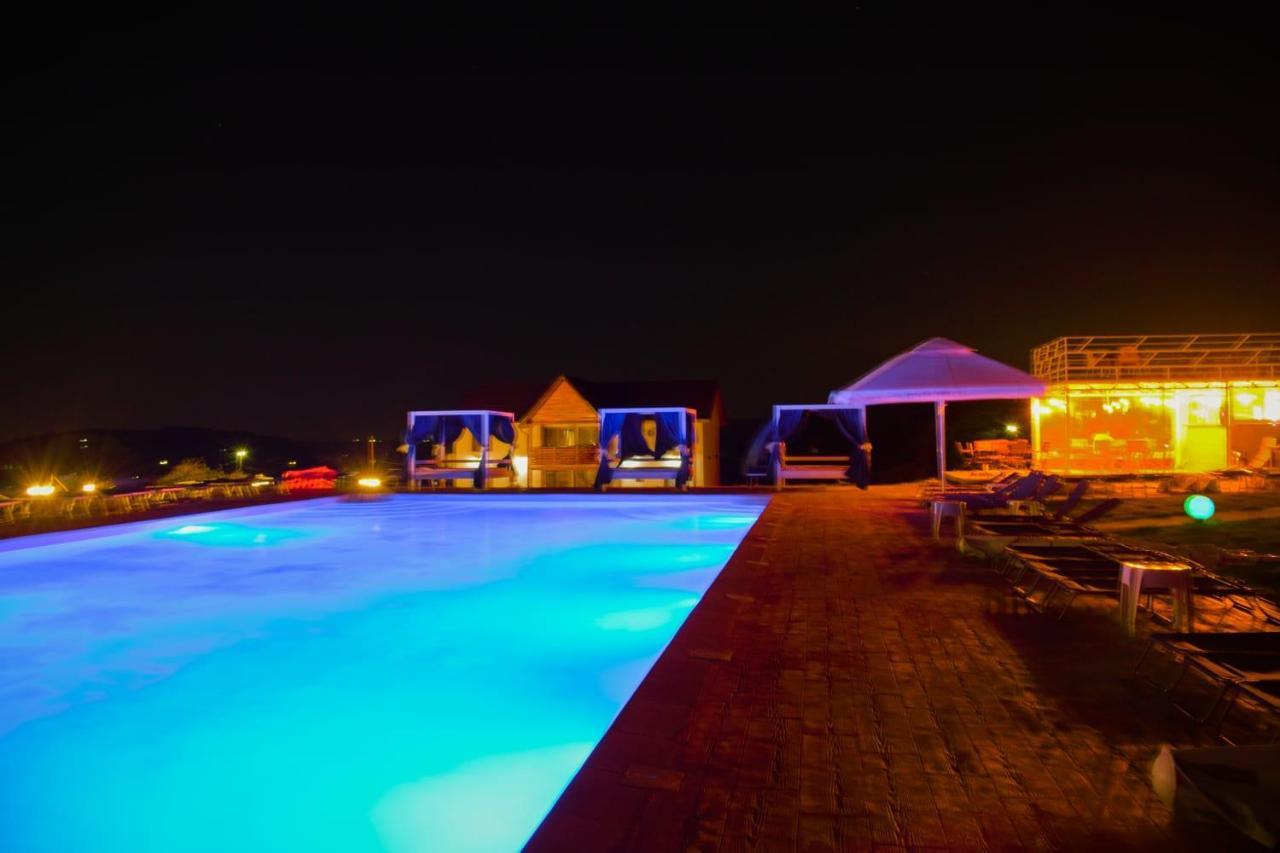 Relax Hotell Greci Eksteriør bilde