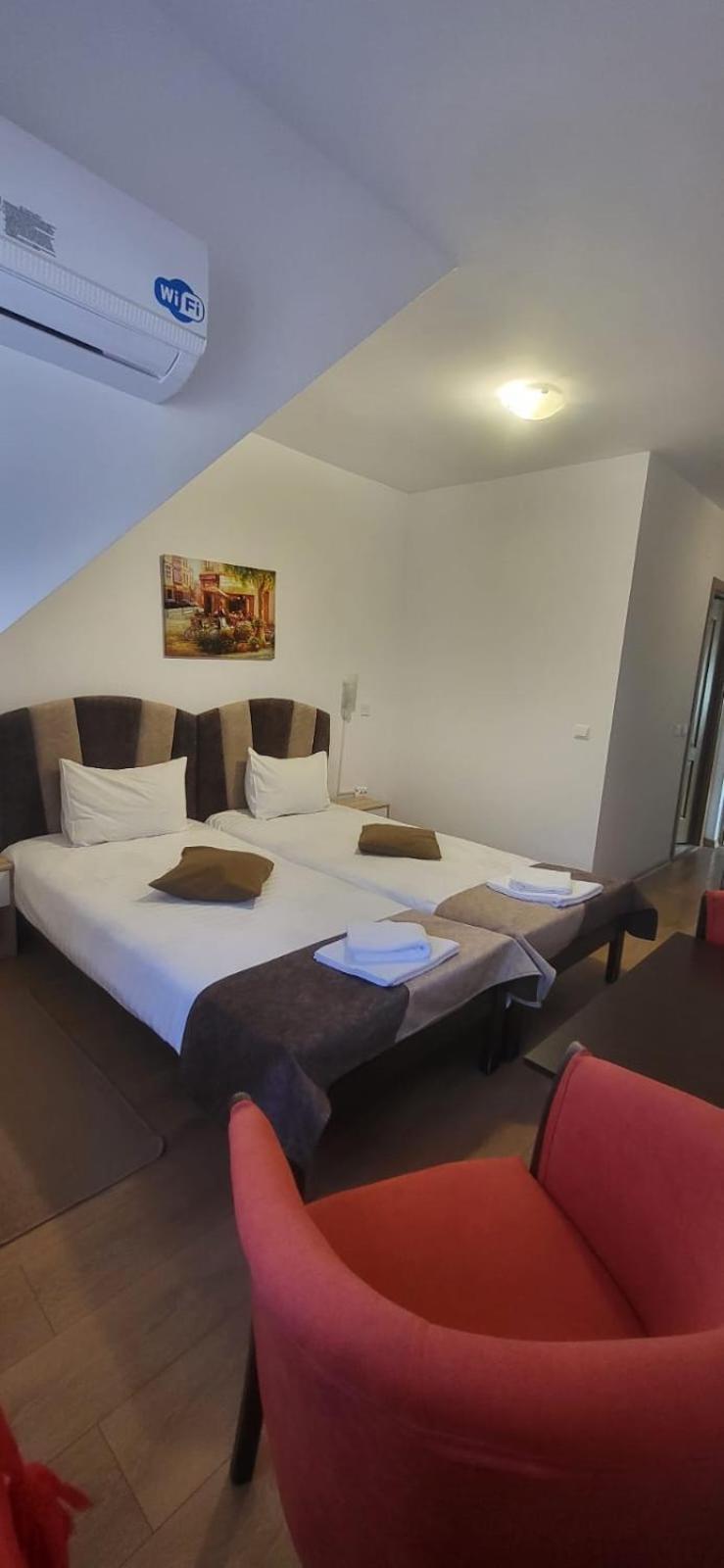 Relax Hotell Greci Eksteriør bilde